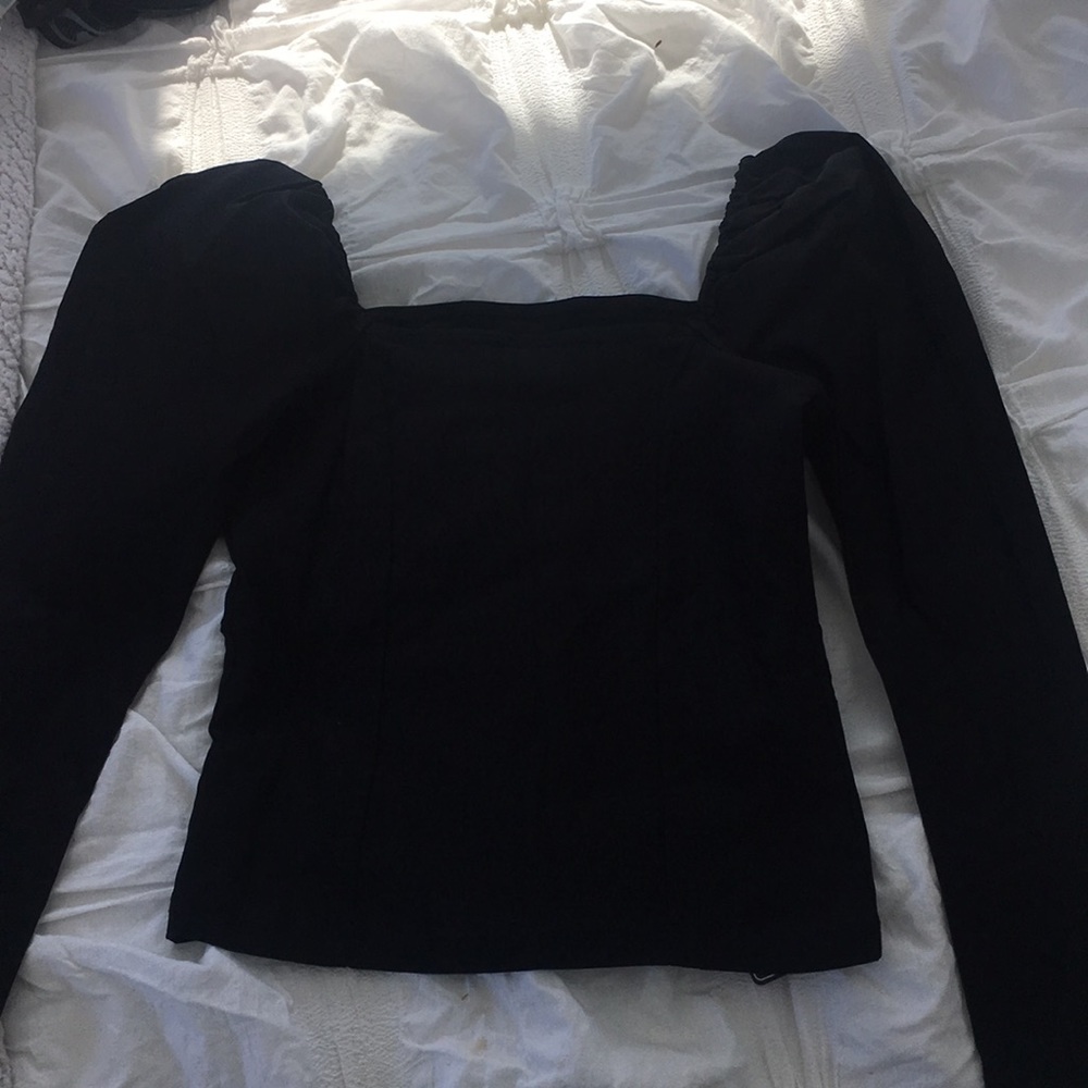 Puffy sleeve top